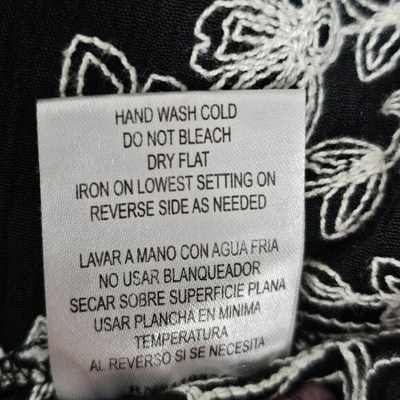 💎376 Heartsoul Embroidered Black & White Boho Tank Top - Picture 8 of 8